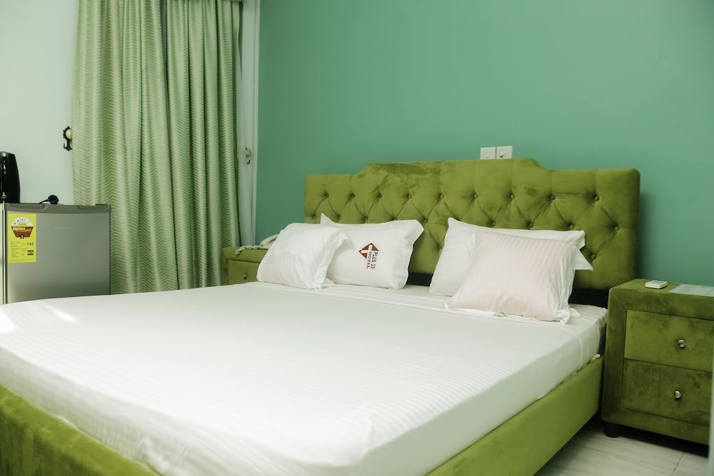 Plus 33 Hotel Standard Room, Non Smoking 12