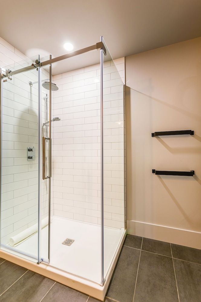 Les Lofts St-Paul -  By Les Lofts Vieux-Quebec Luxury Apartment, 1 Bedroom (P103) 4