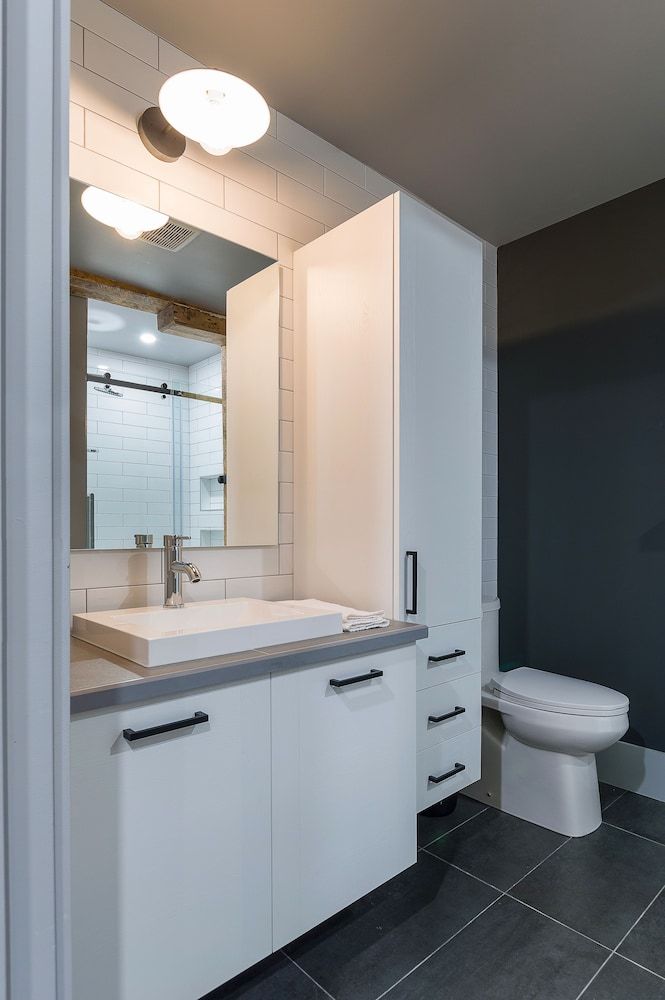 Les Lofts St-Paul -  By Les Lofts Vieux-Quebec Apartment, 1 Bedroom with Bunk Beds (P102) 4