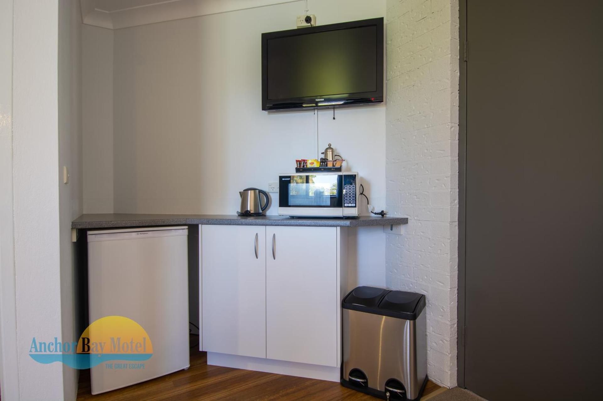 Anchor Bay Motel Deluxe Twin 3