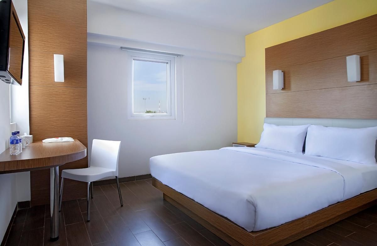 Amaris Hotel Cirebon Smart Queen Room