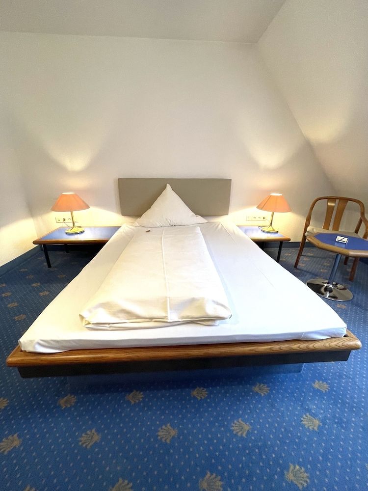 Single Room, Courtyard View