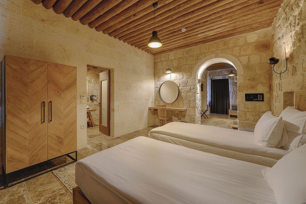 Deluxe, Queen or 1 Twin, Courtyard View, Patio
