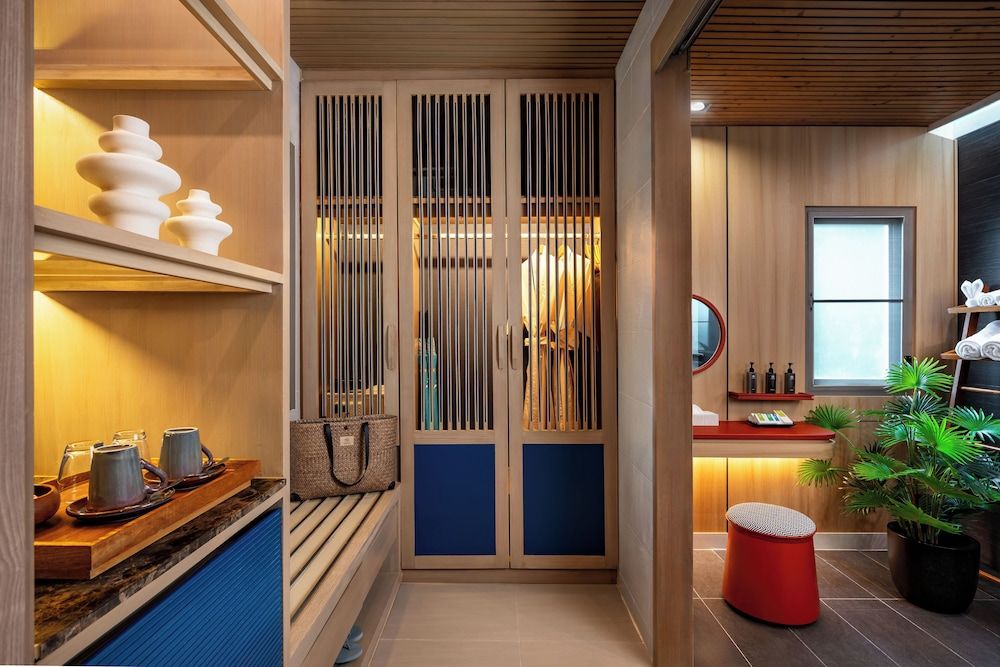 Mandarava Resort and Spa Karon Beach Panoramic Deluxe Room 4