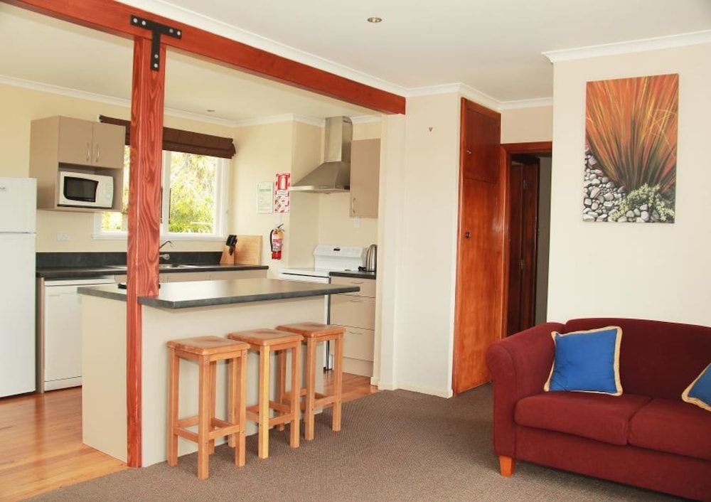 Holiday House - Lakeview