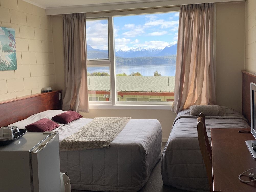 Te Anau Manapouri Lake Hotel Top Units 401-411 4