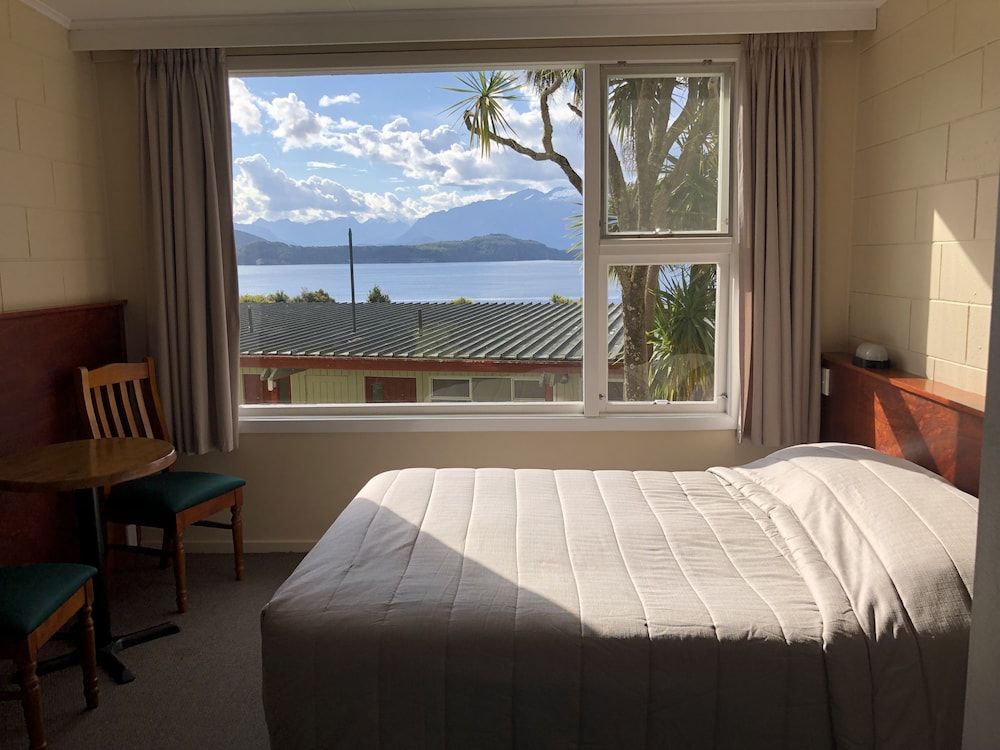 Te Anau Manapouri Lake Hotel Top Units 401-411