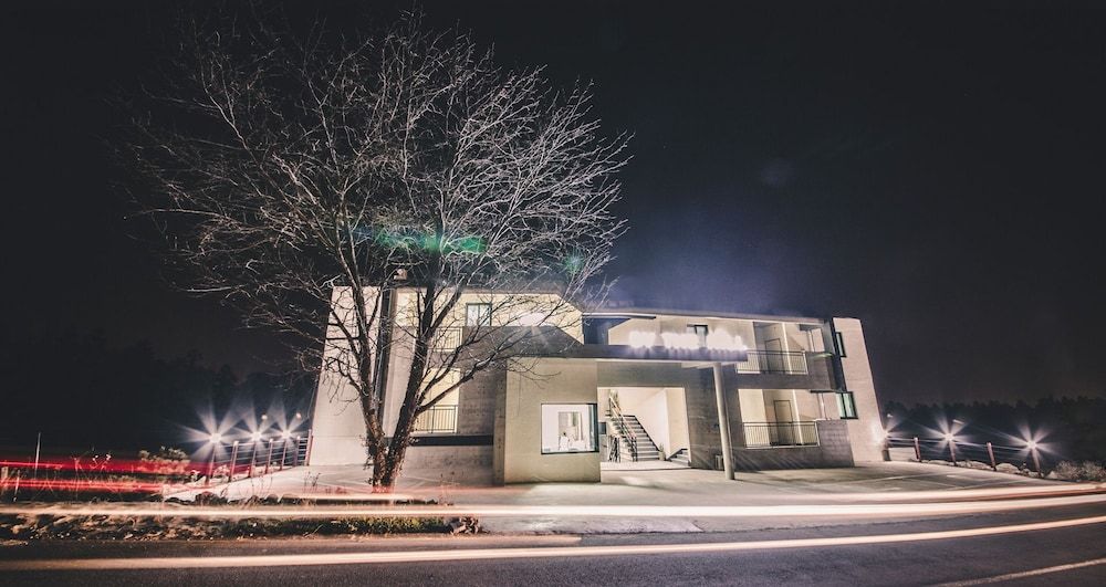 undefined By the Hill Jeju 4