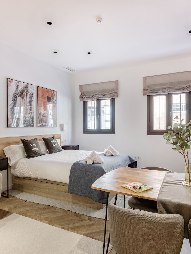 Limehome Málaga Calle Ancha del Carmen Studio (L - Sofa Bed) 6