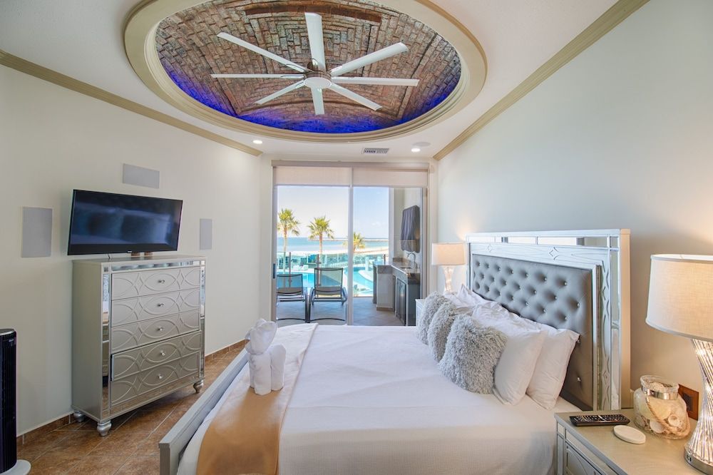 Classic Apartment, 2 Bedrooms, Ocean View