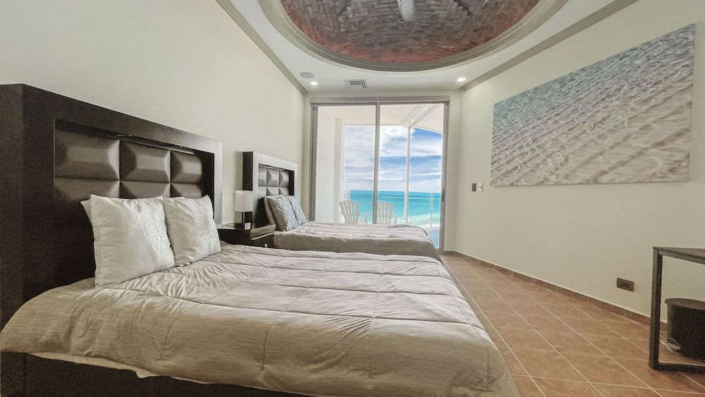 Premier Condo, 2 Bedrooms, Ocean View