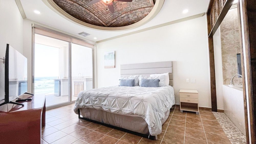 Comfort Room, 2 Bedrooms, Ocean View
