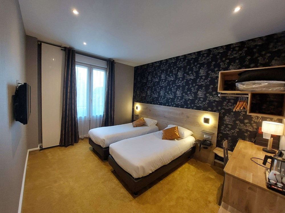 Brit Hotel Le Royal - Troyes Superior Room, Bathtub (1 or 2 Persons) 6