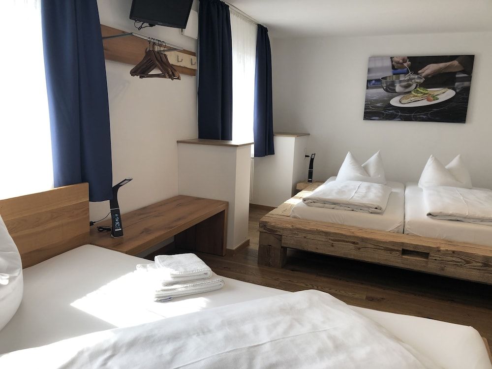 Basic Triple Room, Shared Bathroom