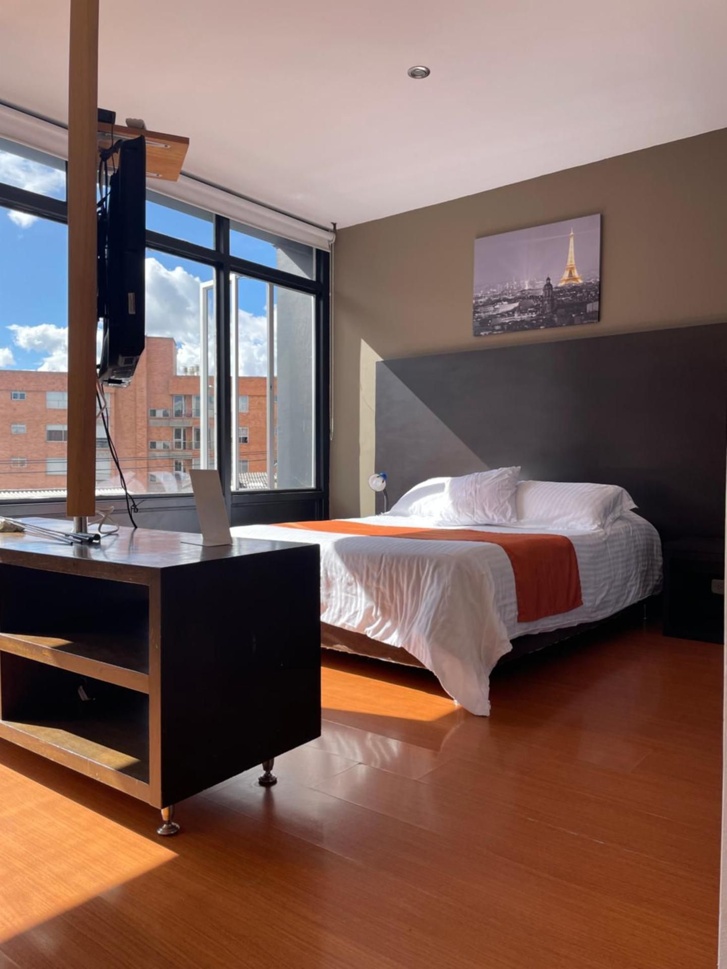Studio Apartment
