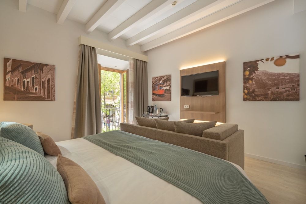 Junior Suite, City View