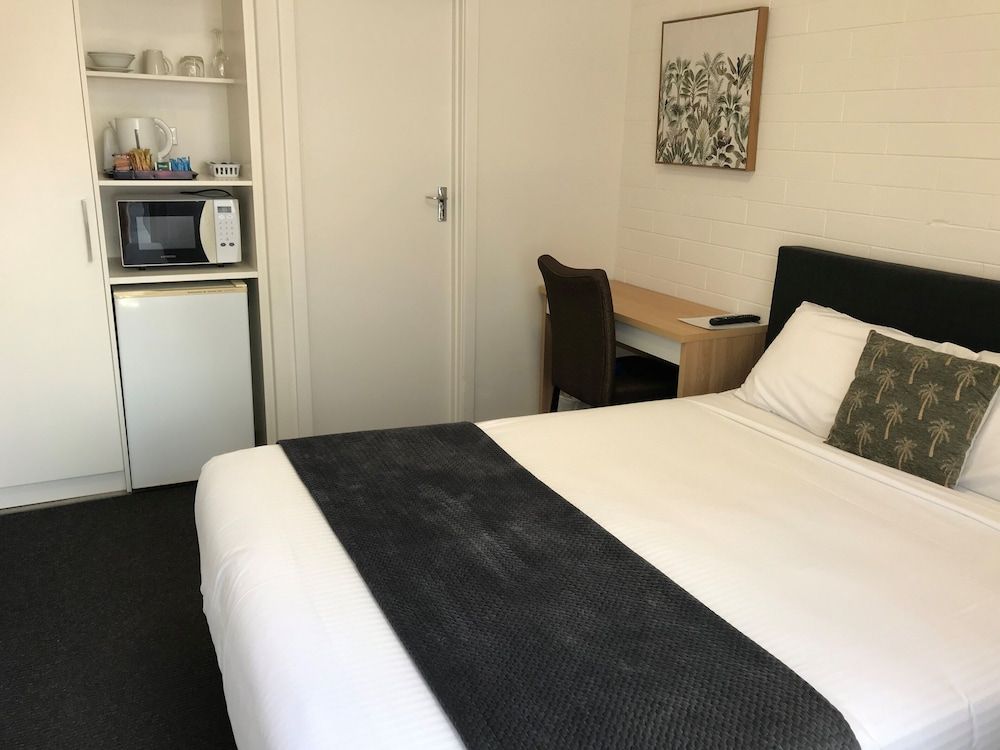 Frewville Motor Inn Economy Double Room, 1 Queen Bed 6