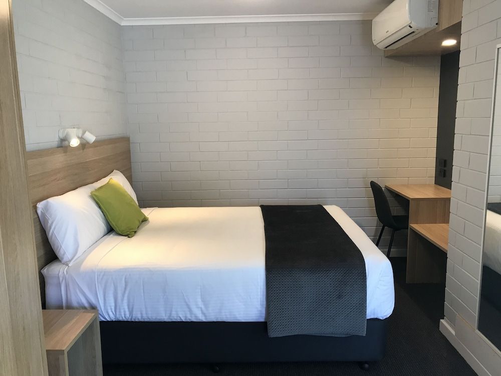 Frewville Motor Inn Studio 3