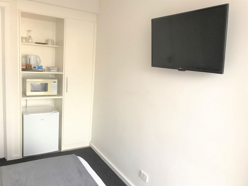 Frewville Motor Inn Economy Double Room, 1 Queen Bed 4