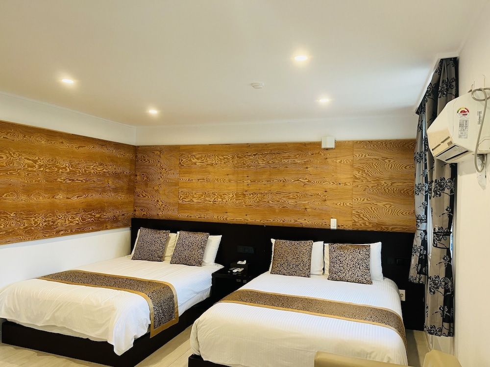 undefined Star House 2