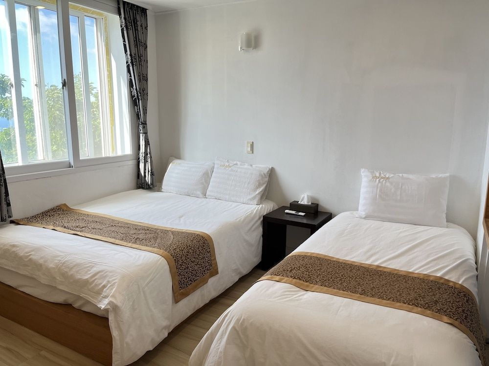 undefined Star House 4