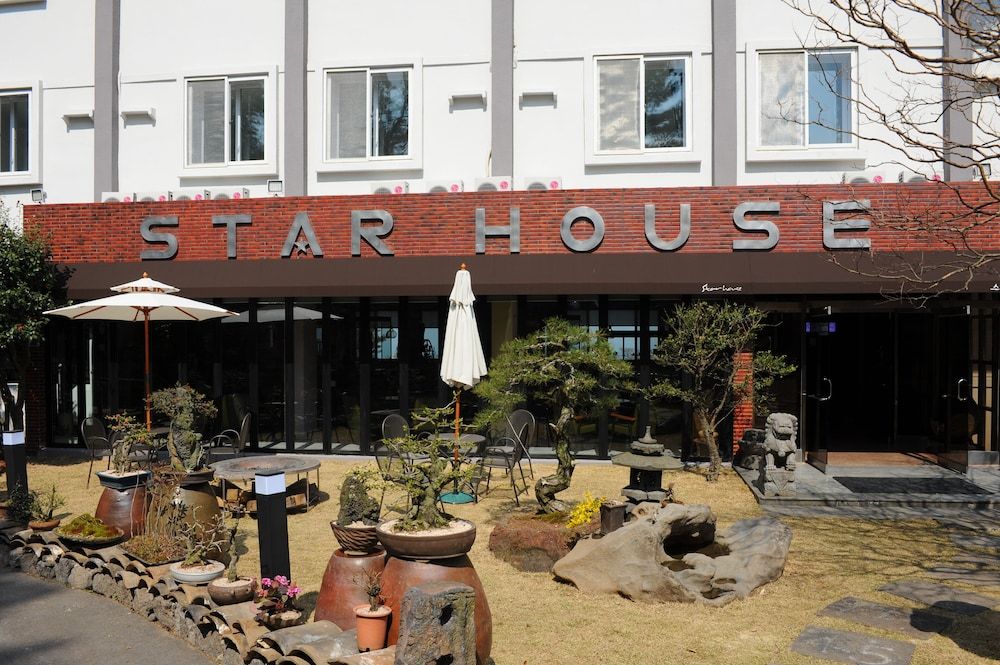 undefined Star House 9
