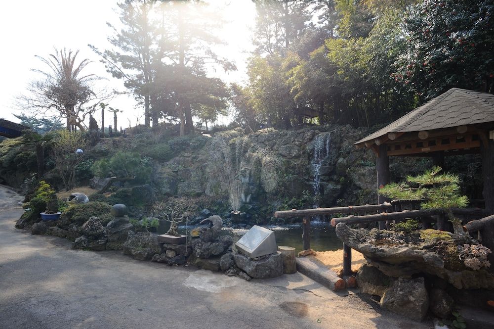 undefined Star House 7