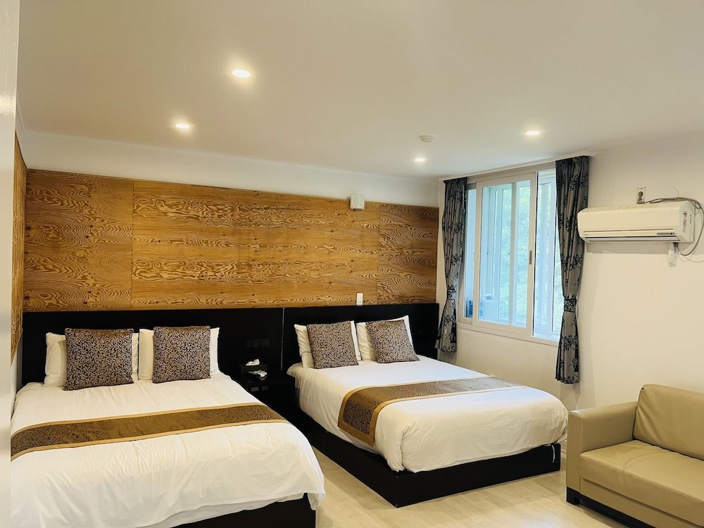 undefined Star House 5