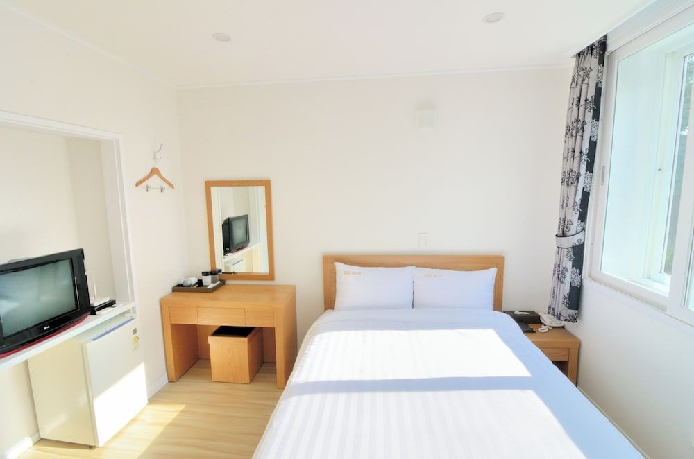 Star House Standard Double Room 8