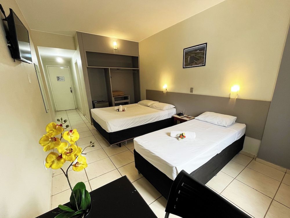 Riviera Hotel by Bsb Inn Deluxe Triple Room 5