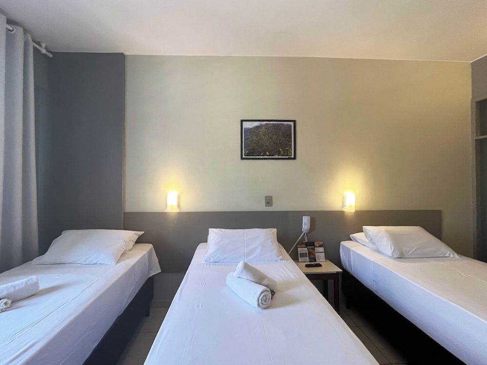 Riviera Hotel by Bsb Inn Quarto Triplo Luxo Twin 5