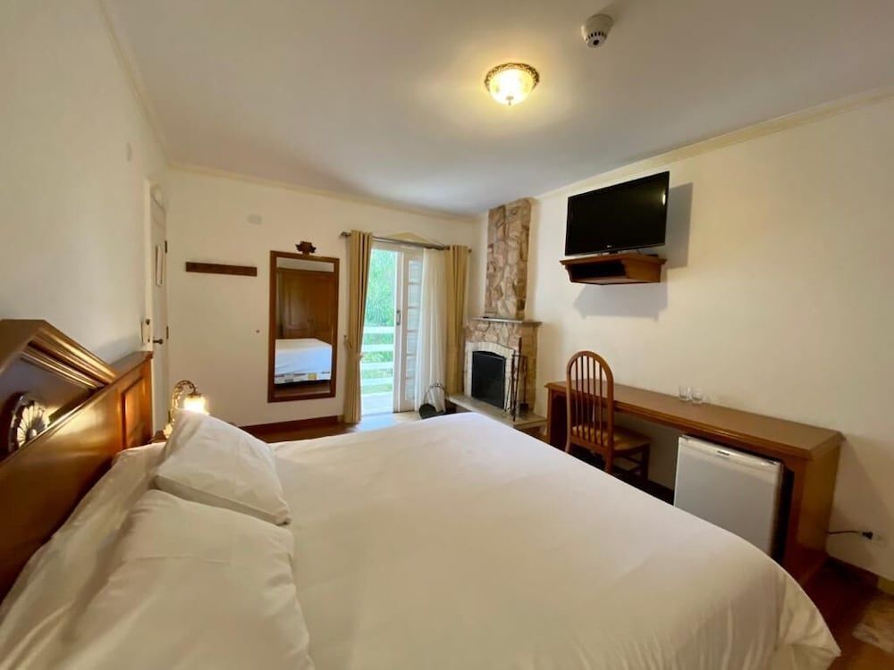 Suite, Garden Area