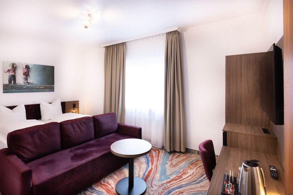 Firzlaffs Hotel Neumünster Standard Triple Room 15