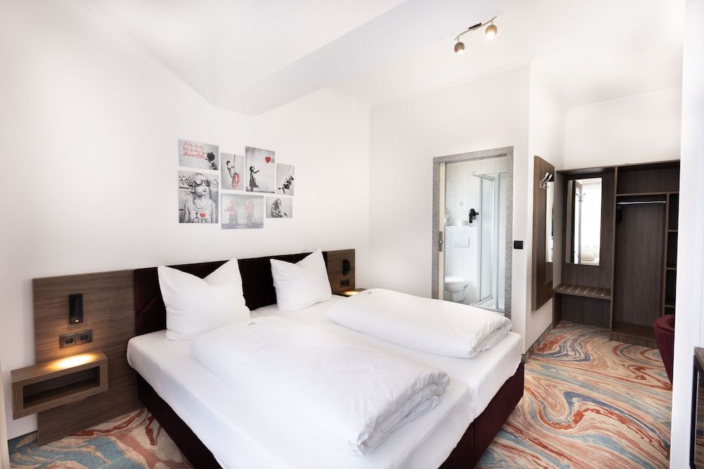 Firzlaffs Hotel Neumünster Standard Double or Twin Room 9