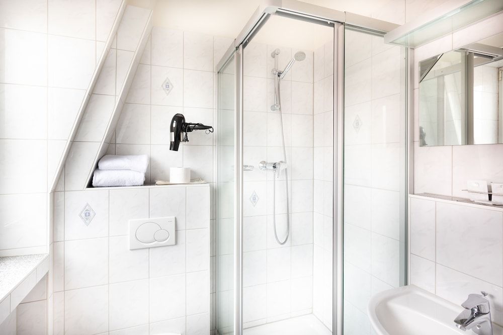 Firzlaffs Hotel Neumünster Standard Single Room 8