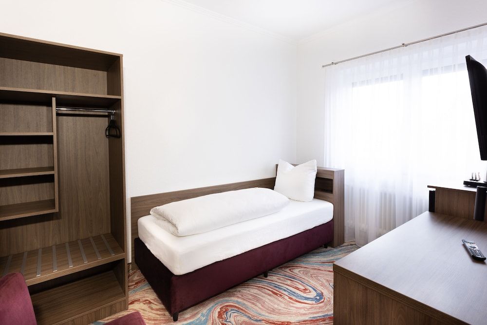 Firzlaffs Hotel Neumünster Standard Single Room 3