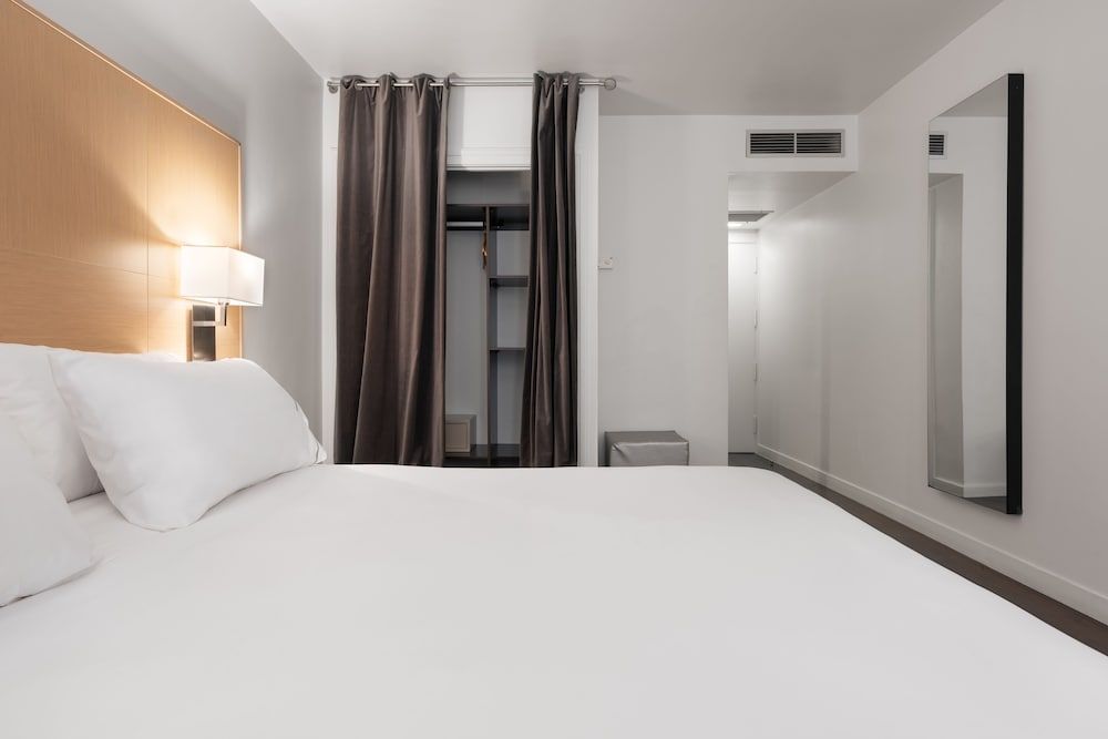 Eurostars Marques de Vallejo Deluxe Double Room 3