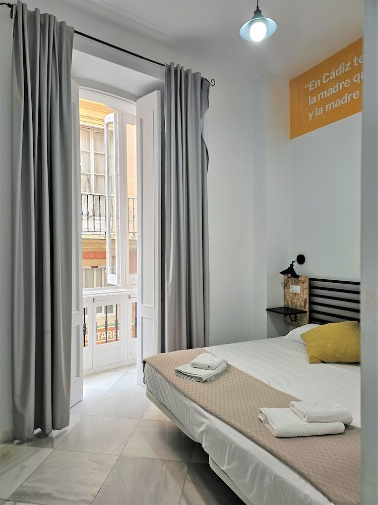 Deluxe Double or Twin Room, Private Bathroom