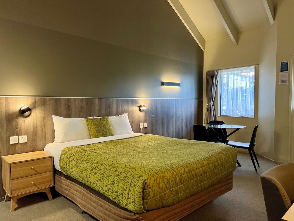 Airport Manor Inn Double Room 11