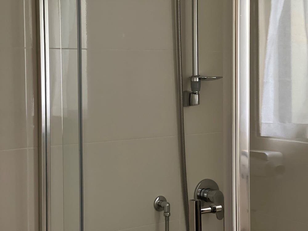Airport Manor Inn Double Room 14