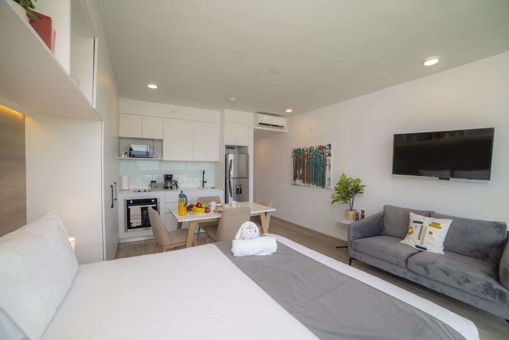 BEE Suites San Jose - Escalante City Studio, 1 Queen Bed, Non Smoking, City View 7