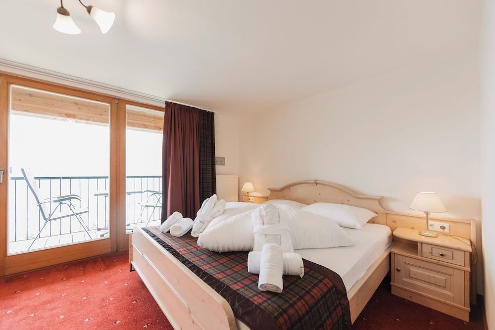 Junior Apartment, 1 Double Bed, Non Smoking, Mountain View