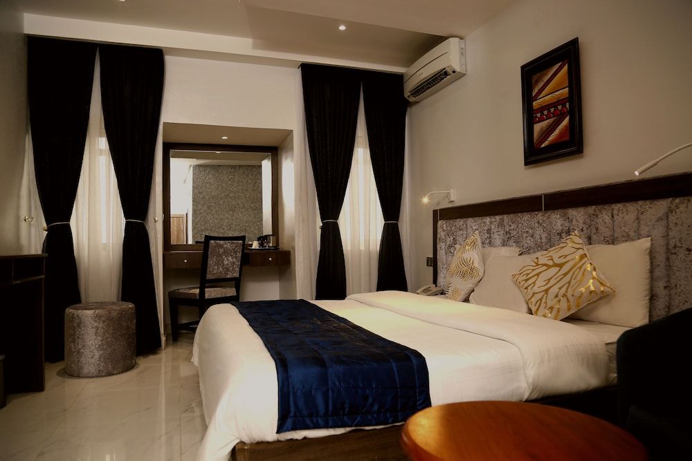 Superior Room, 1 King Bed