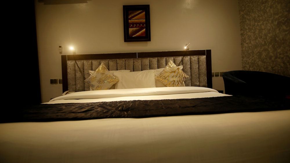 Superior Room, 1 King Bed