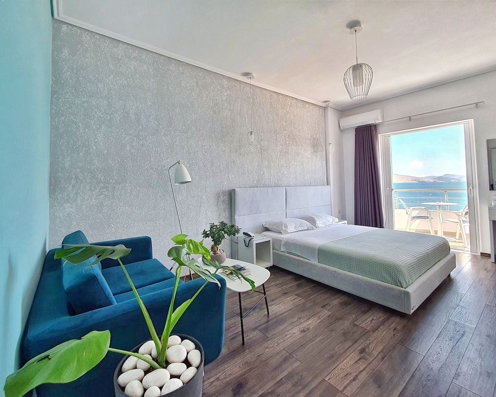 Hotel JoAn Junior Suite, 1 King Bed, Sea View (4)