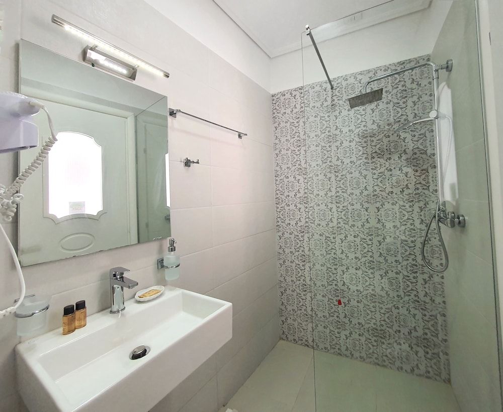 Hotel JoAn Basic Double Room, Sea View (1) 4