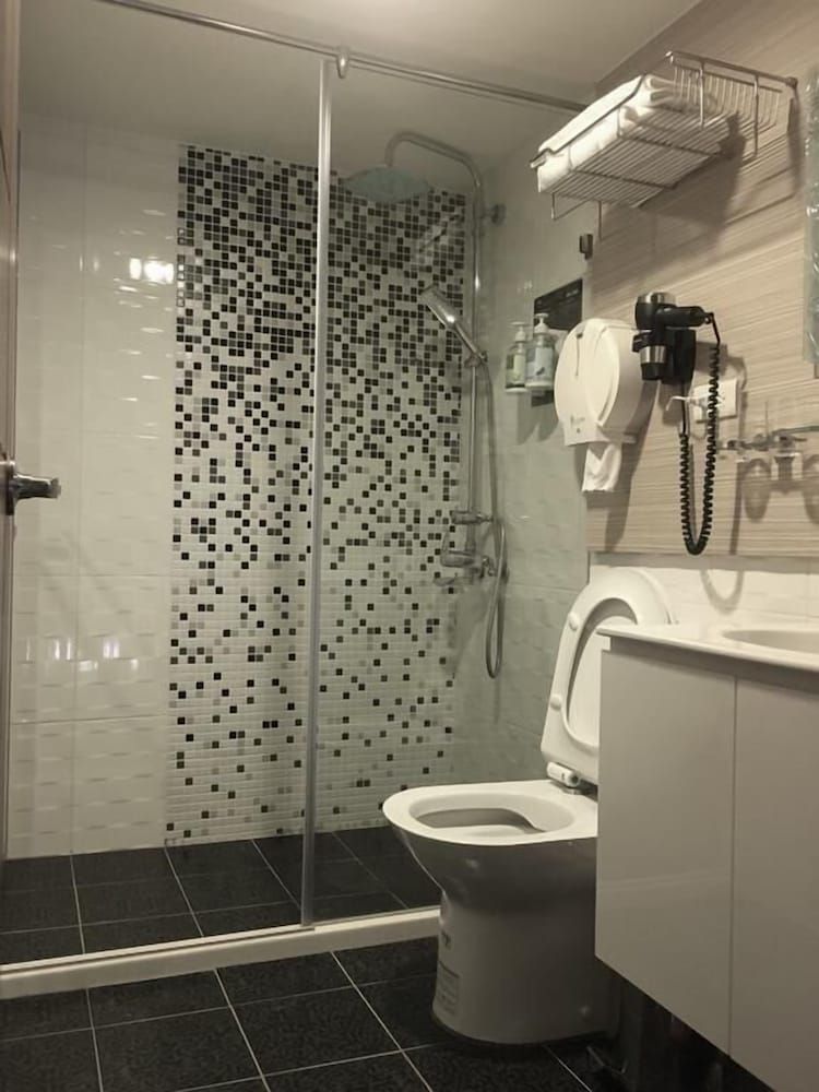 Look Villa Standard Quadruple Room, Shared Bathroom, Ocean View (302) 5