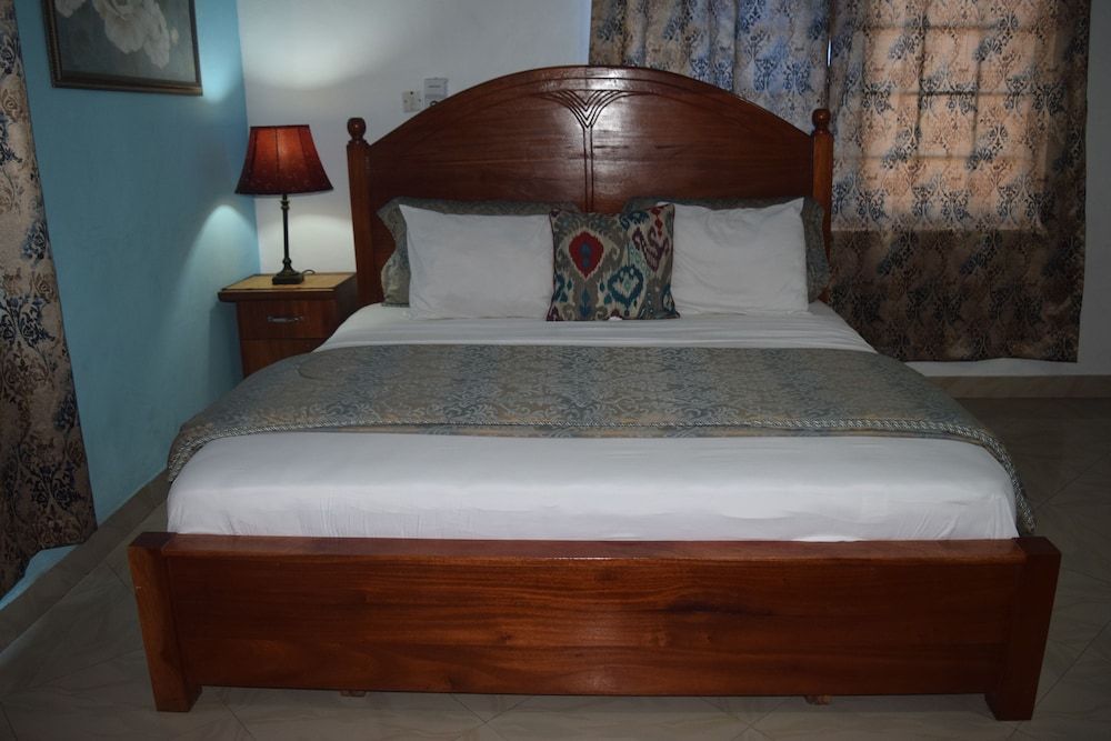 Coconut Pointe Villa & Beach Resort Superior Room, Bathtub, Ocean View 2