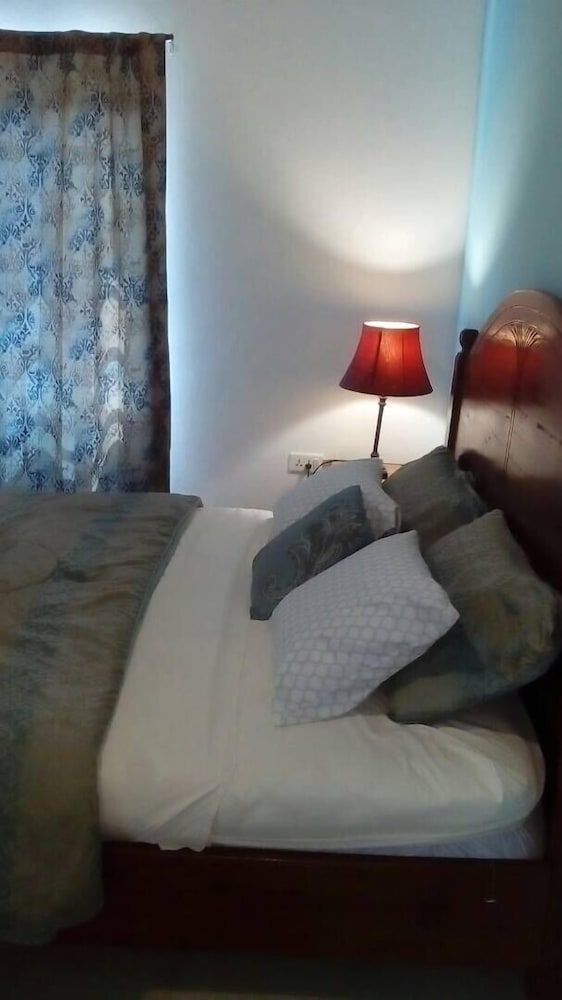 Coconut Pointe Villa & Beach Resort Superior Room, Bathtub, Ocean View 3