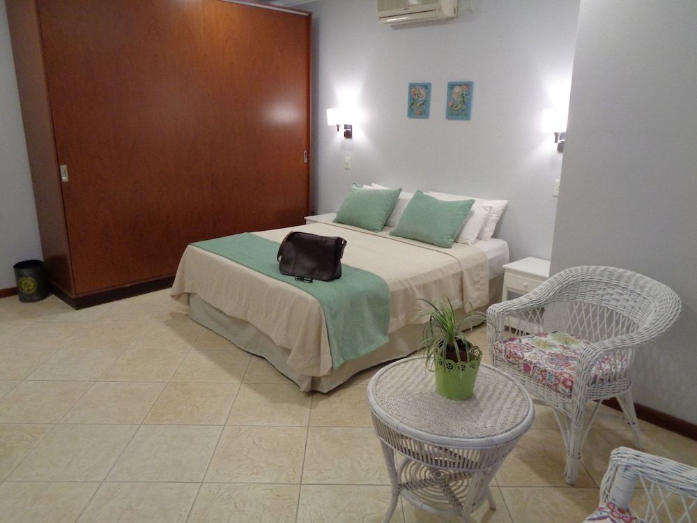 City Apartment, 1 Queen Bed, Balcony, City View (MBURUCUYA)